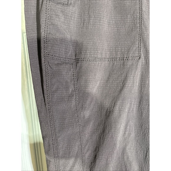 Athleta Trekkie North Jogger Hiking Cropped Black Pants Zip Pockets Size 12 - Picture 5 of 13